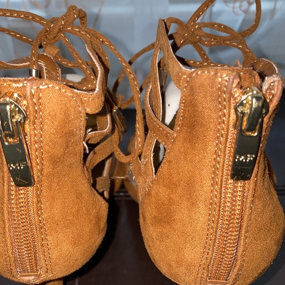 EUC Marc Fisher Heels - Picture 5 of 6